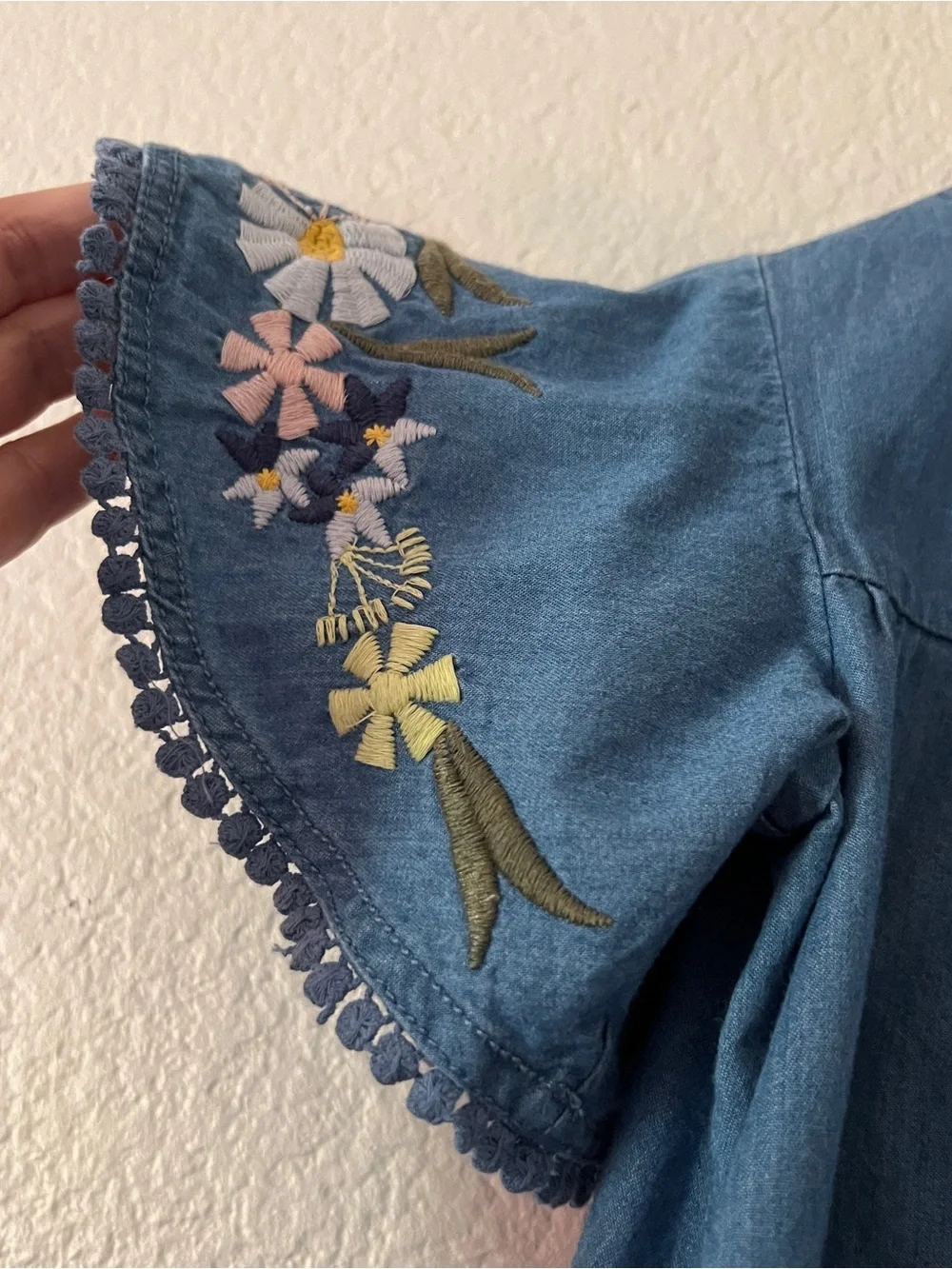 Mud Pie Le Jardin Chambray Dress Girls 2T Floral Embroidered Flutter Sleeve Boho